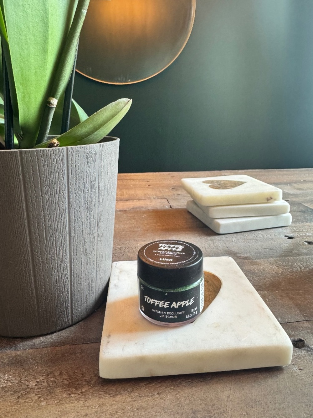 Lush Toffee Apple Lip Scrub
